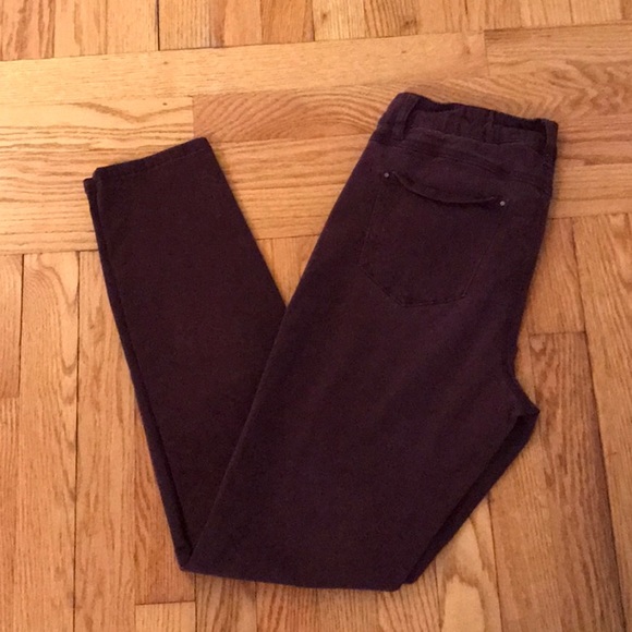 miss poured in blue pants